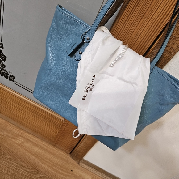 Coach X snoopy Rare Tote - Picture 2 of 14